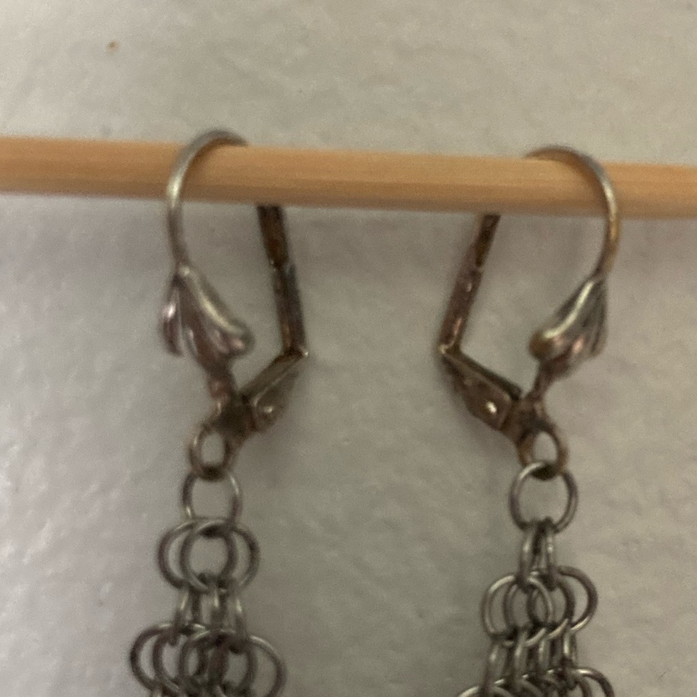 Elegant Chainmail Earrings - Picture 5 of 5